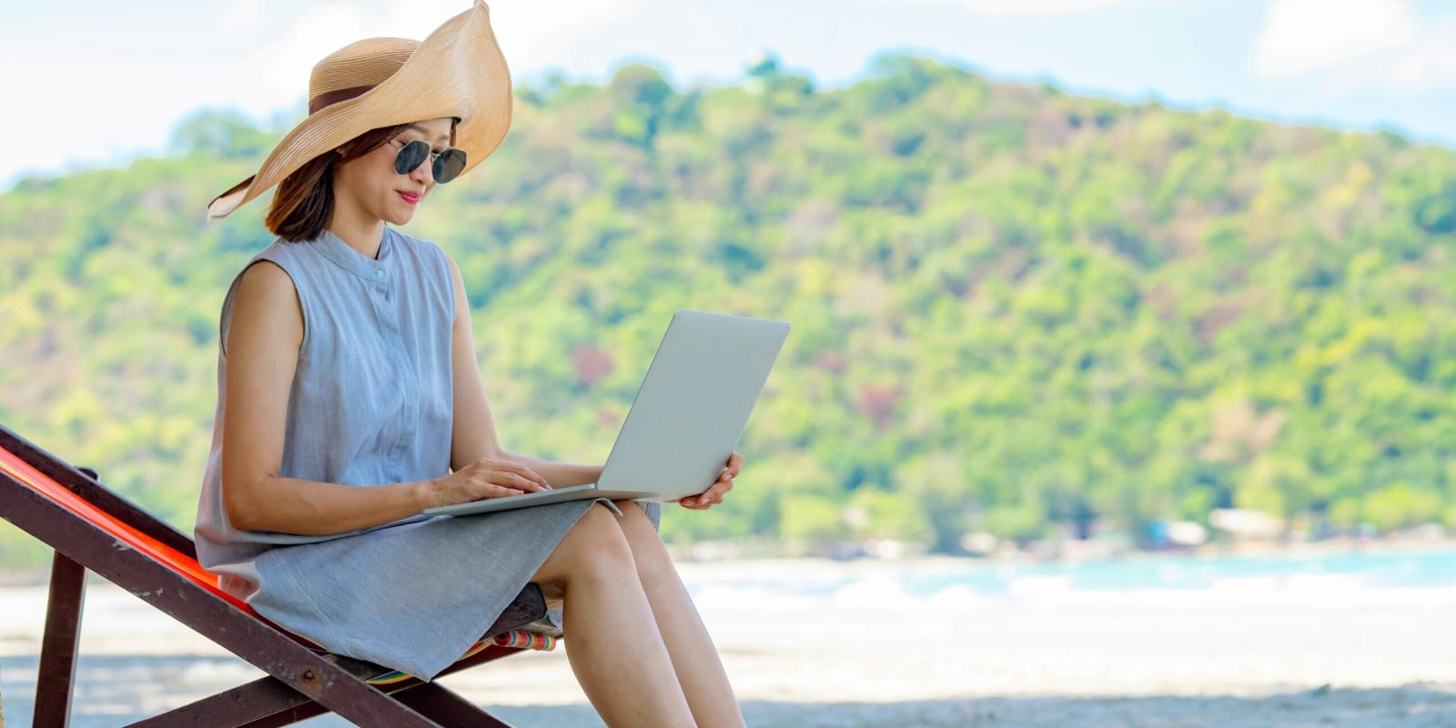 Bleisure Tourism: Gaya traveling yang menggabungkan kerja dan liburan.