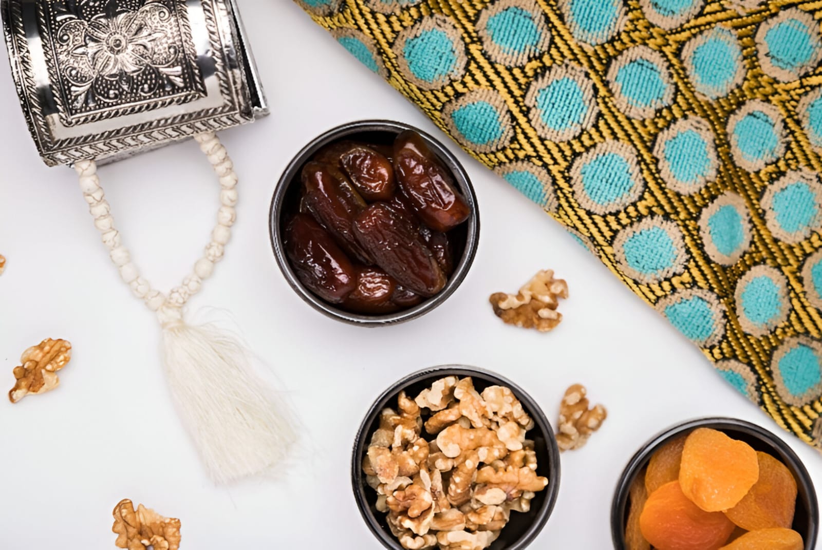 Tips: Pola makan bergizi, cukup minum, aktif bergerak ringan, serta tidur cukup menjadi kunci agar puasa Ramadhan tetap bugar dan lancar.