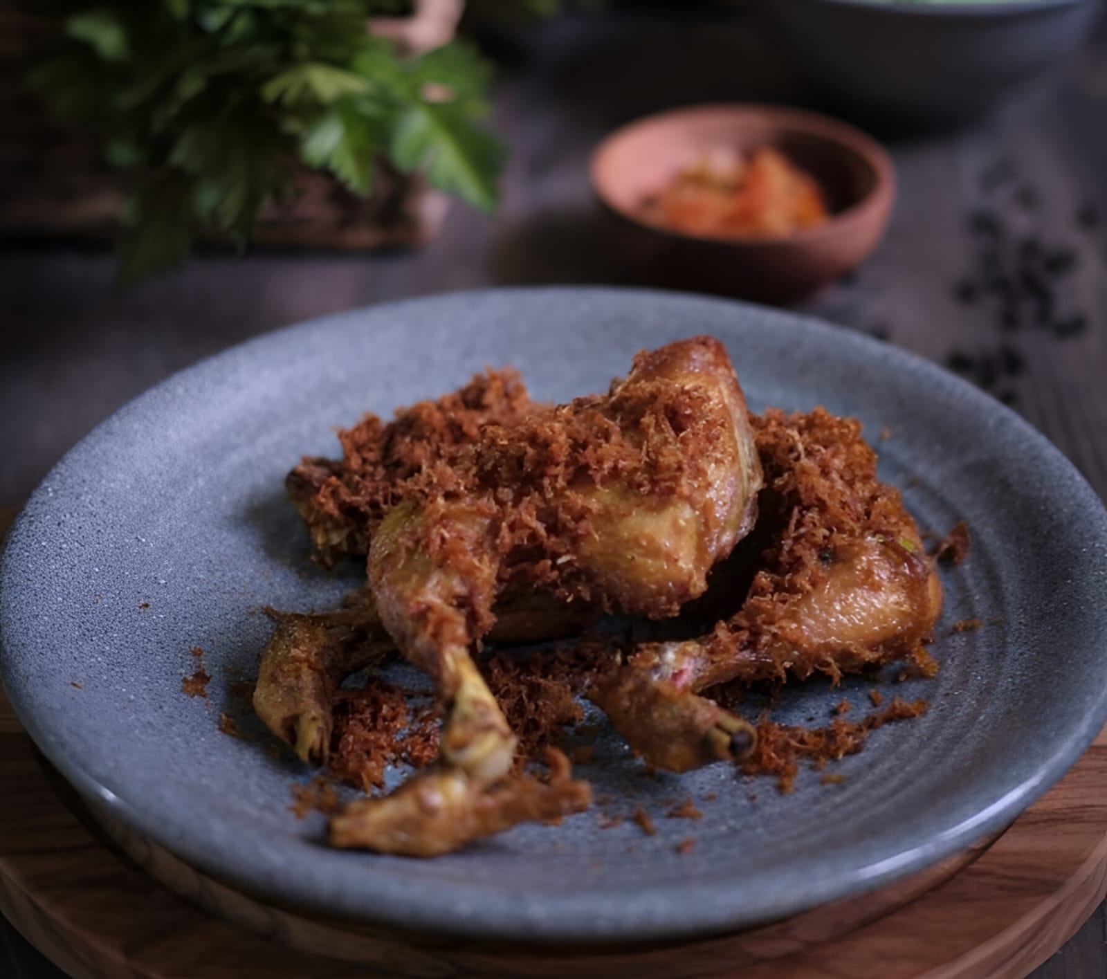 Ayam goreng Laos menjadi rekomendasi cocok untuk menu berbuka puasa hari pertama.