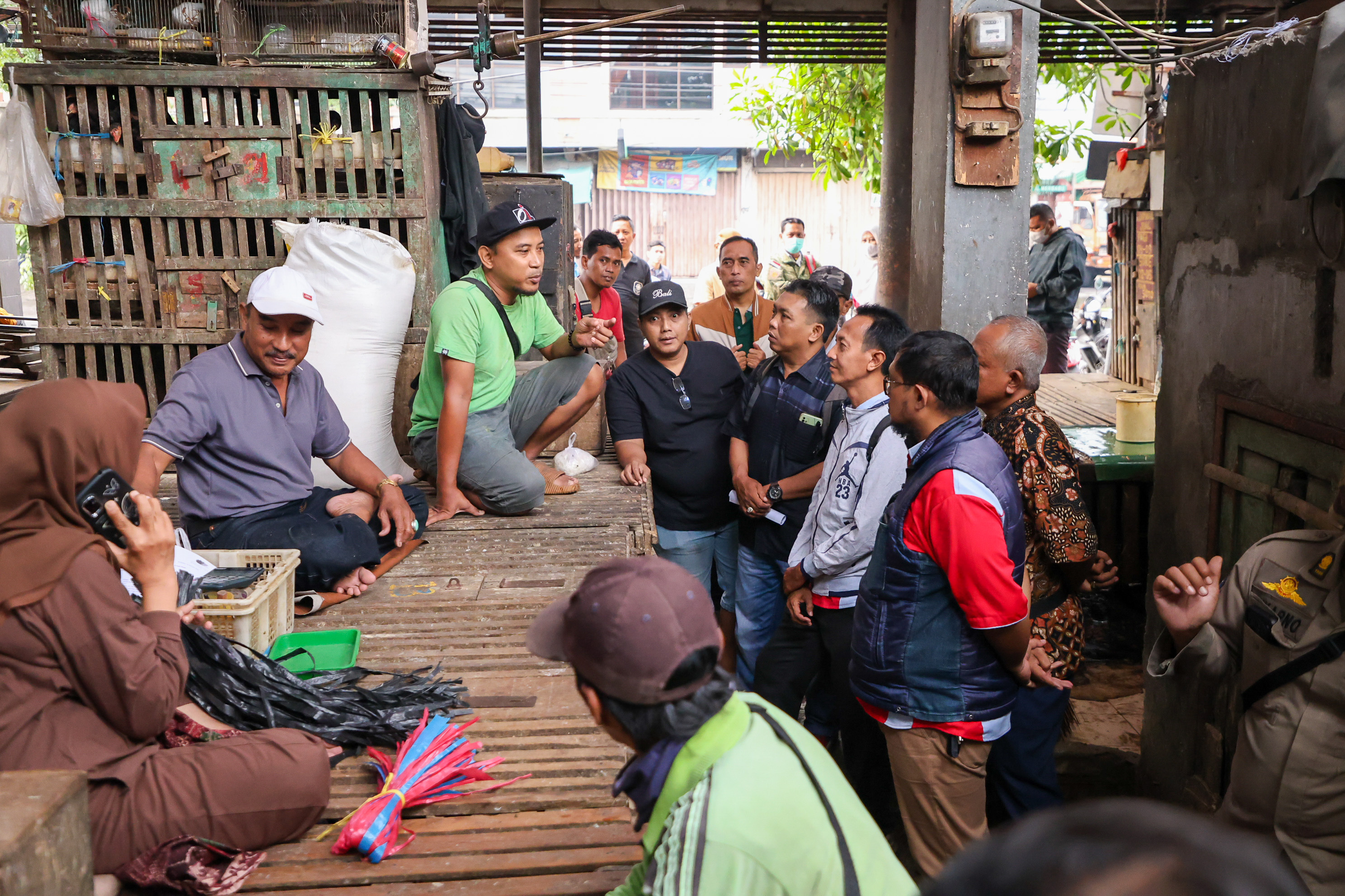 Jajaran perangkat daerah saat sosialisasi penataan Pasar Tembok Dukuh Surabaya.
