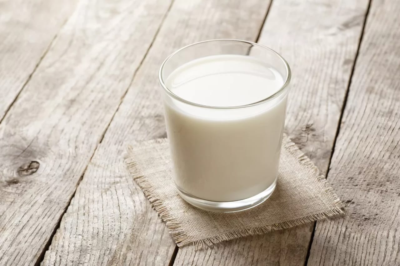 Minuman: Susu.