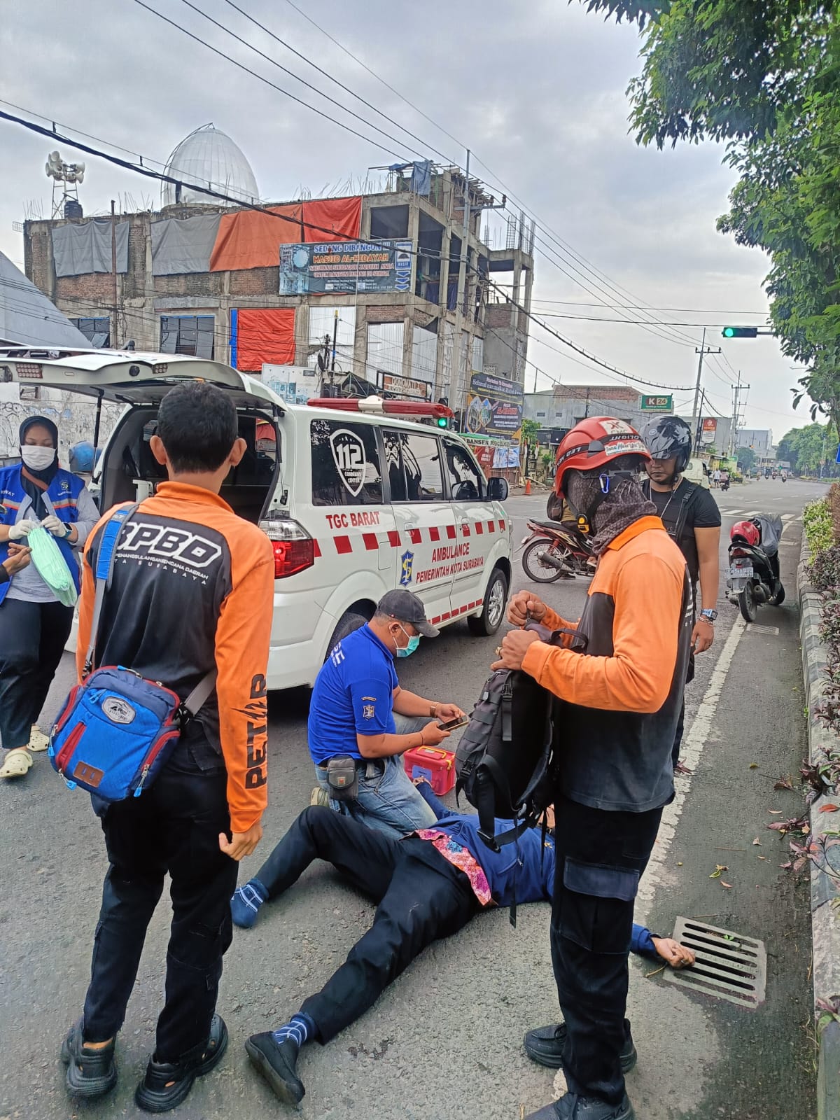 Beernadus James Pattiruhu, 58, warga Jalan Koblen, Bubutan Surabaya meninggal dunia akibat kecelakaan tunggal di di Jalan Sukomanunggal, Minggu (22/2).&nbsp;