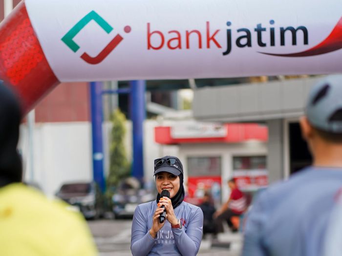  Corporate Secretary Bank Jatim, Fenty Rischana