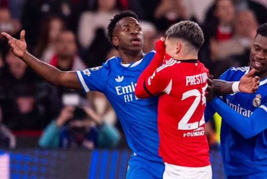 Insiden Vinicius Junior dan Gianluca Prestianni. 