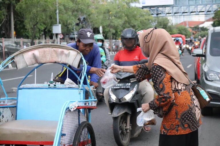 BAGI-BAGI TAKJIL: Bulan Ramadan menyimpan dimensi psikologis yang berhubungan erat dengan kesehatan mental dan stabilitas emosi.
