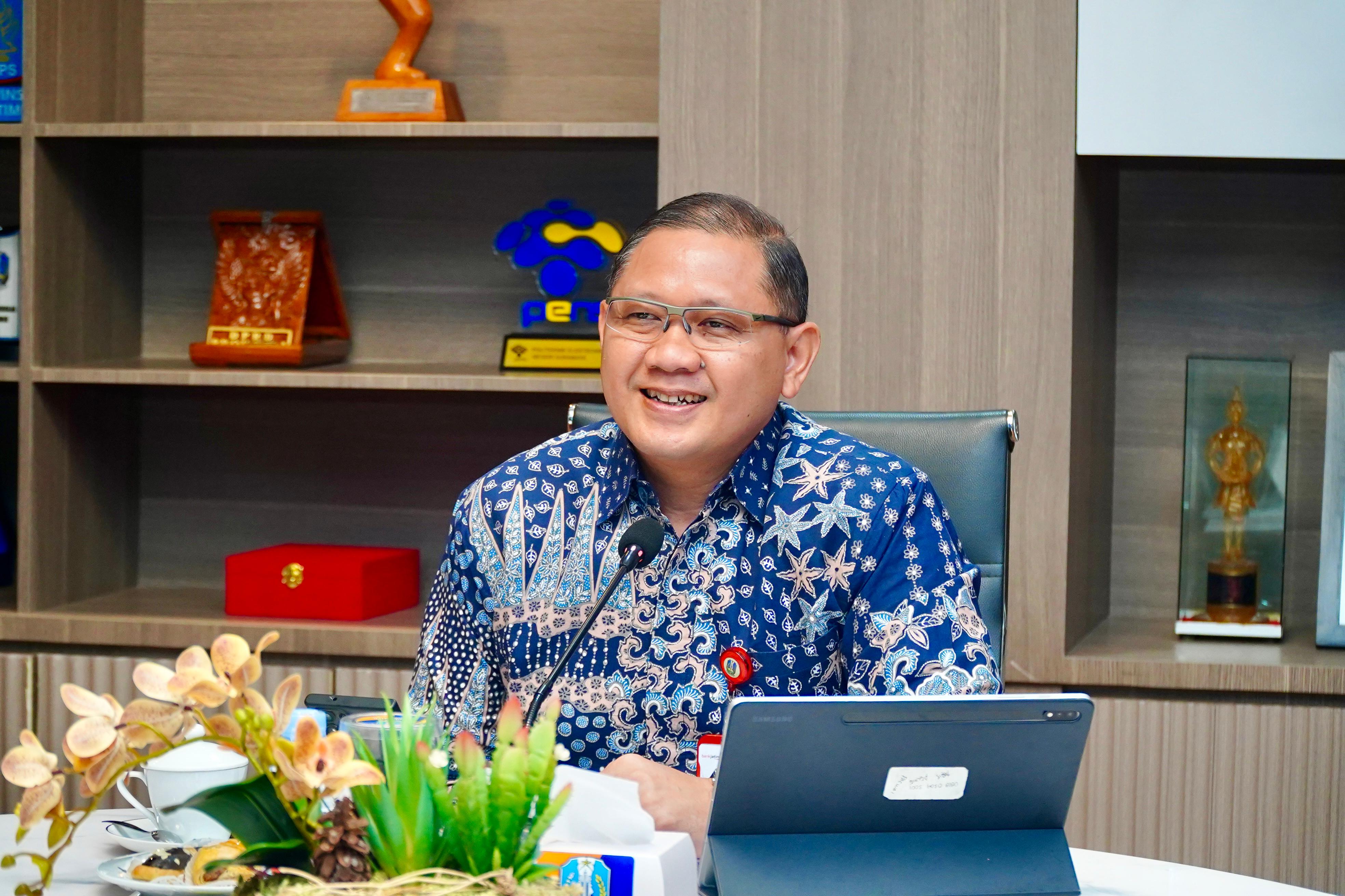 SINERGI: Kepala Dindik Jatim Aries Agung Paewai memastikan kurikulum Anti Narkoba akan diintegrasikan ke sekolah-sekolah.(IST/RADAR SURABAYA)  