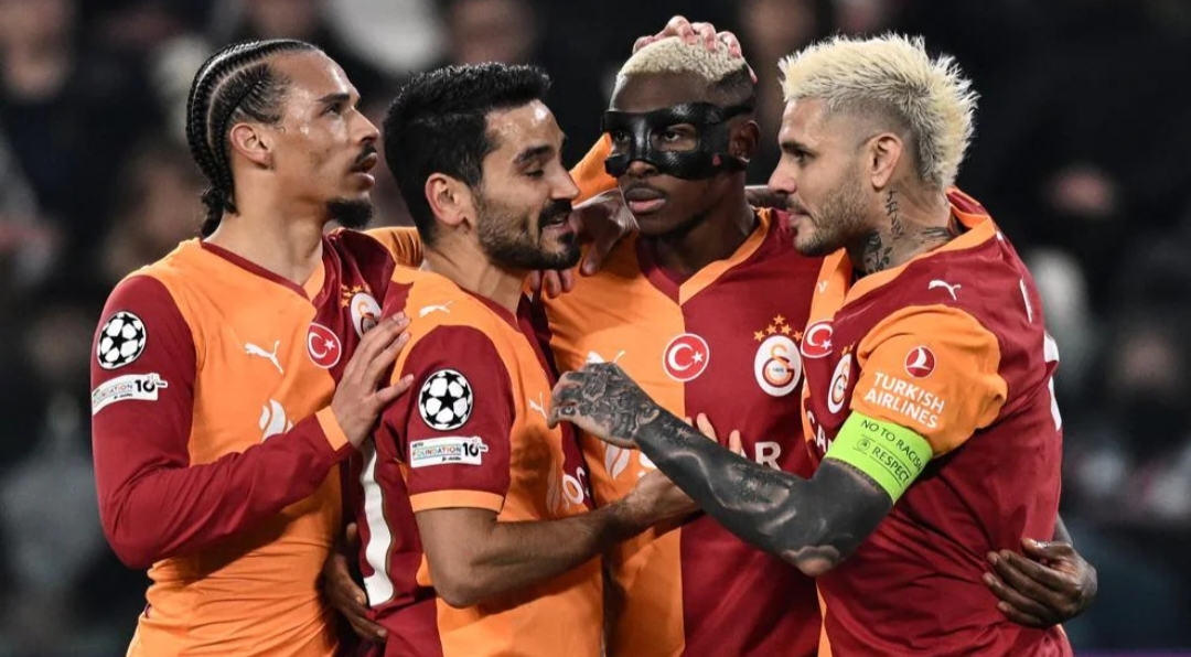 Victor Osimhen (dua dari kanan) cetak gol penentu bagi Galatasaray. 