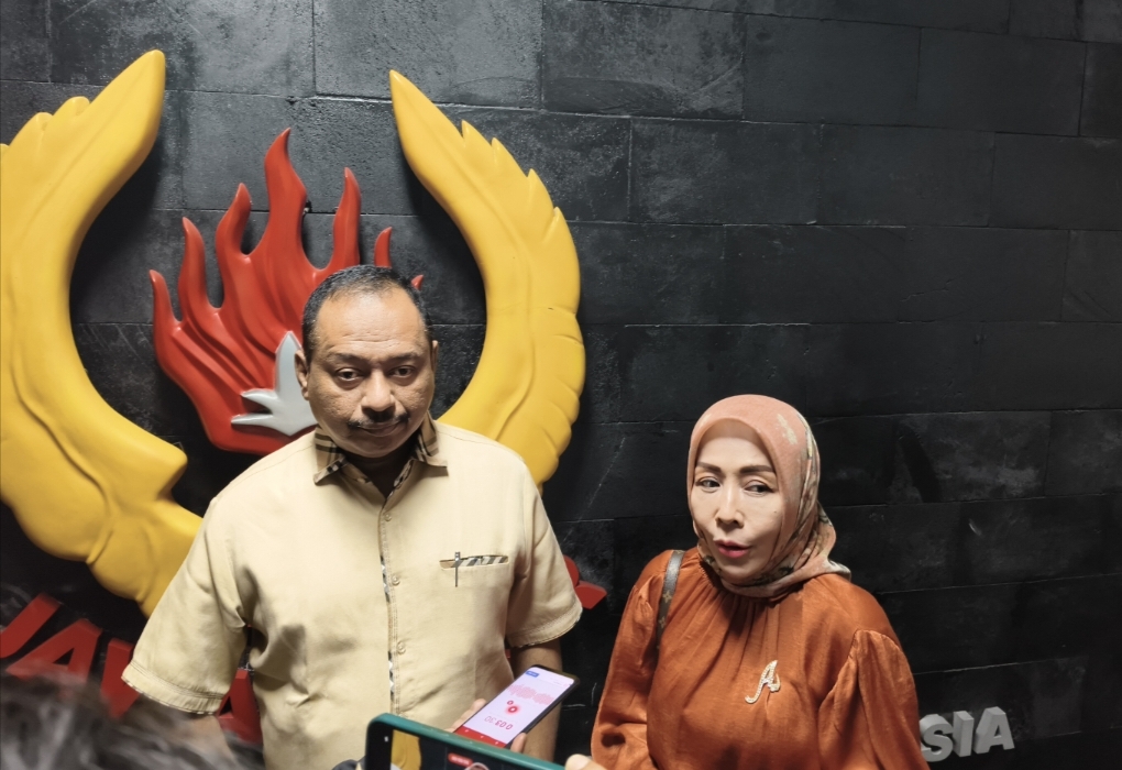 Ketua KONI Jatim Muhammad  Nabil bersama Direktur Puskud Jatim,  Aida Fitri. 