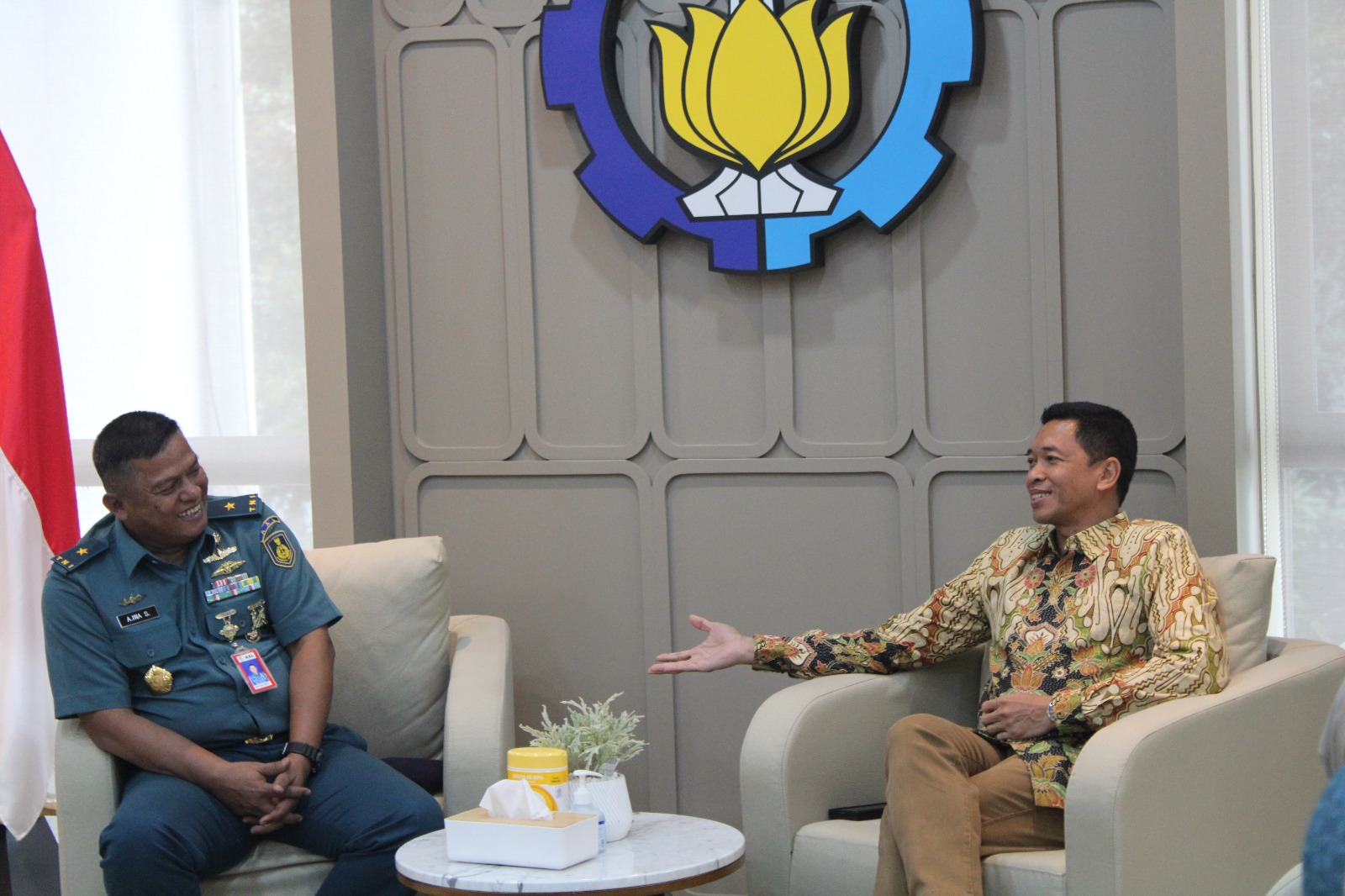 SILATURAHMI: ITS-AAL siap melakukan kerja sama pengembangan pusat studi perang drone.