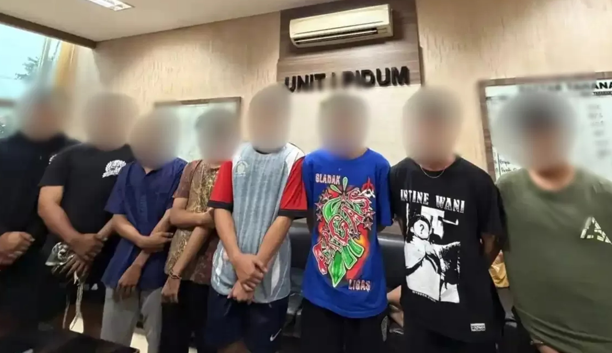 Delapan pemuda pelaku dugaan penganiyaan di kawasan GKB diamankan Mapolres Gresik.