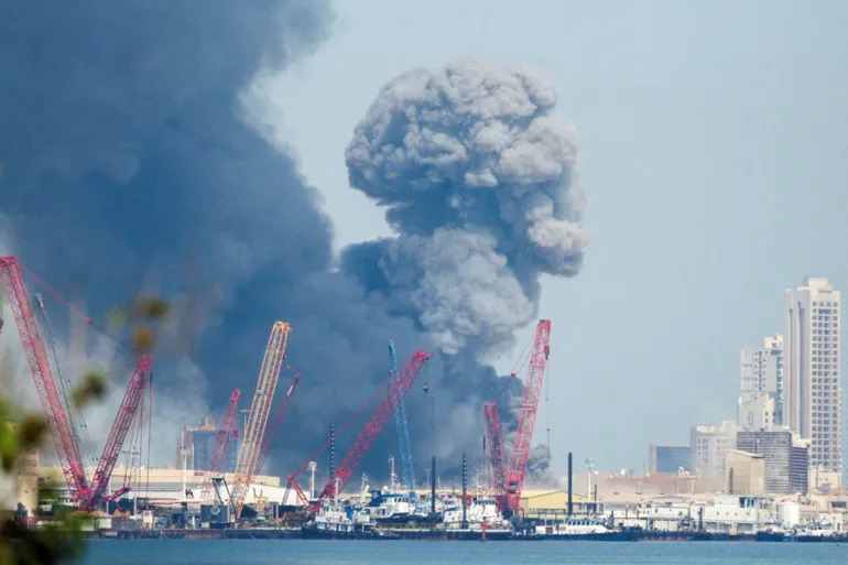 Serangan balasan Iran yang mengincar pangkalan Amerika Serikat di Manama, Bahrain.
