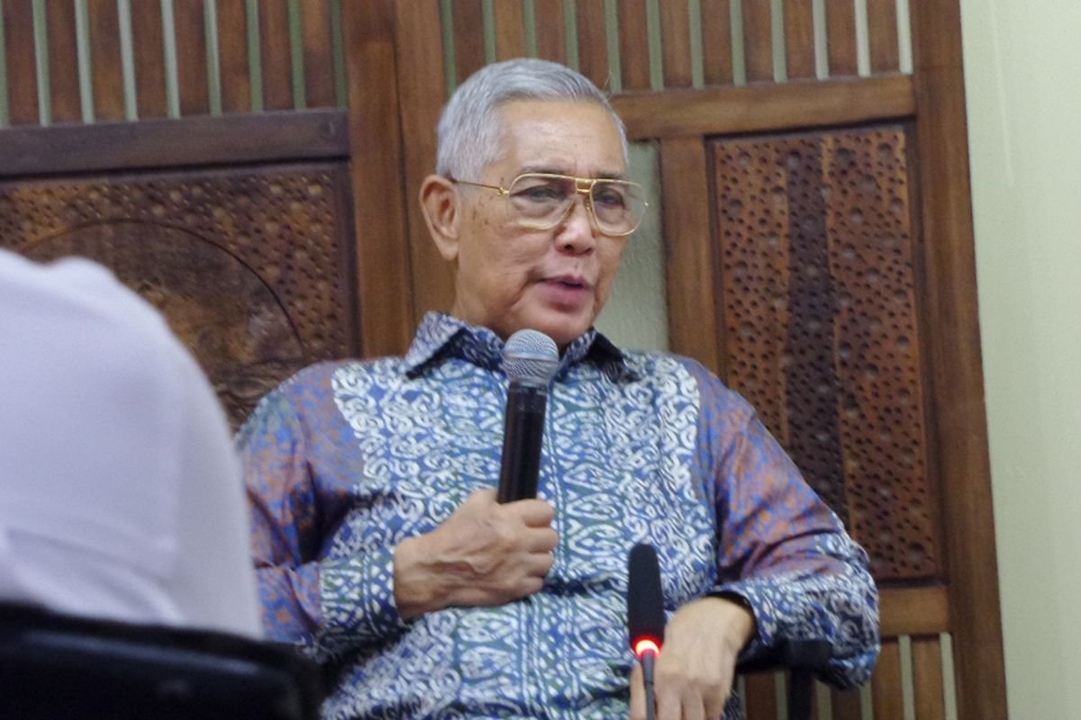 Wakil Presiden Indonesia ke 6, Try Sutrisno.