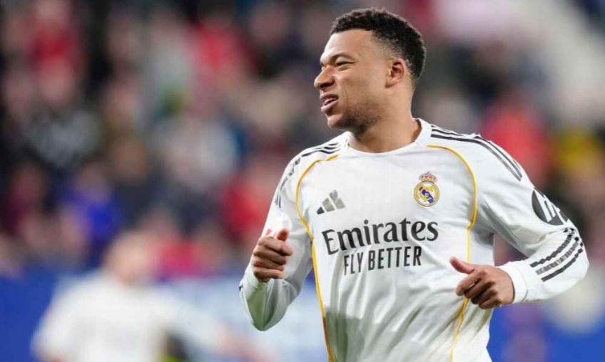 Kylian Mbappe mengalami cedera lutut. 
