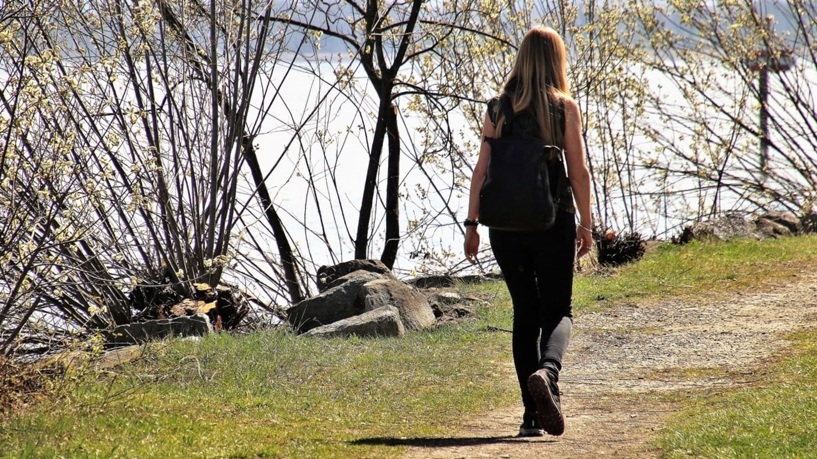 Contoh: Silent Walking dalam diri gen z.