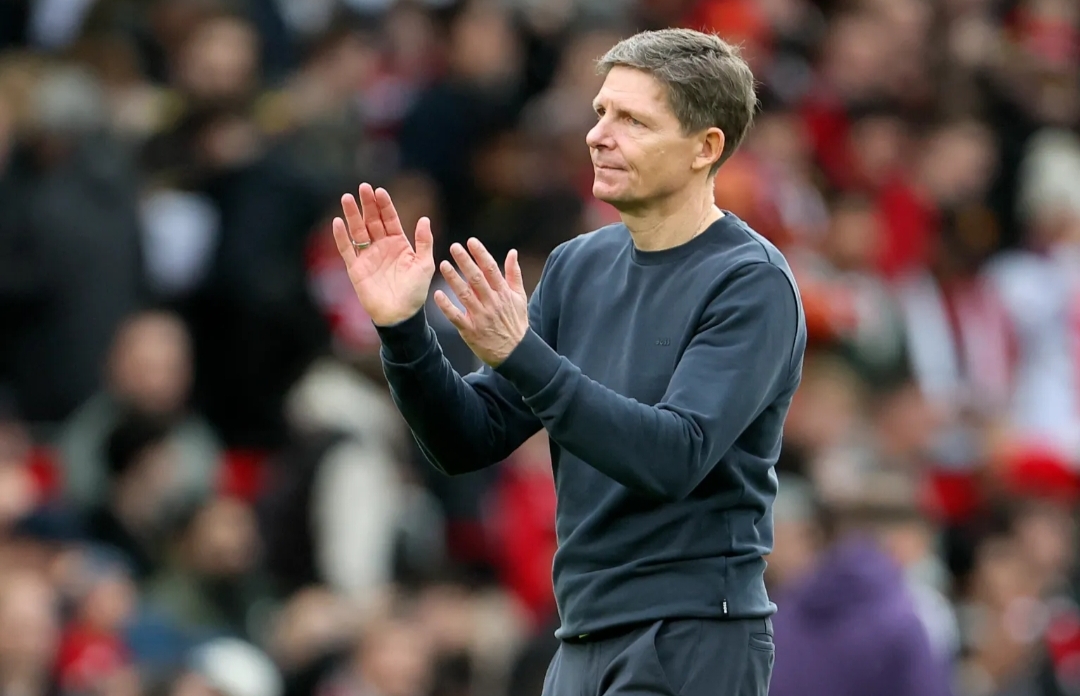 Oliver Glasner terancam kehilangan posisinya. 