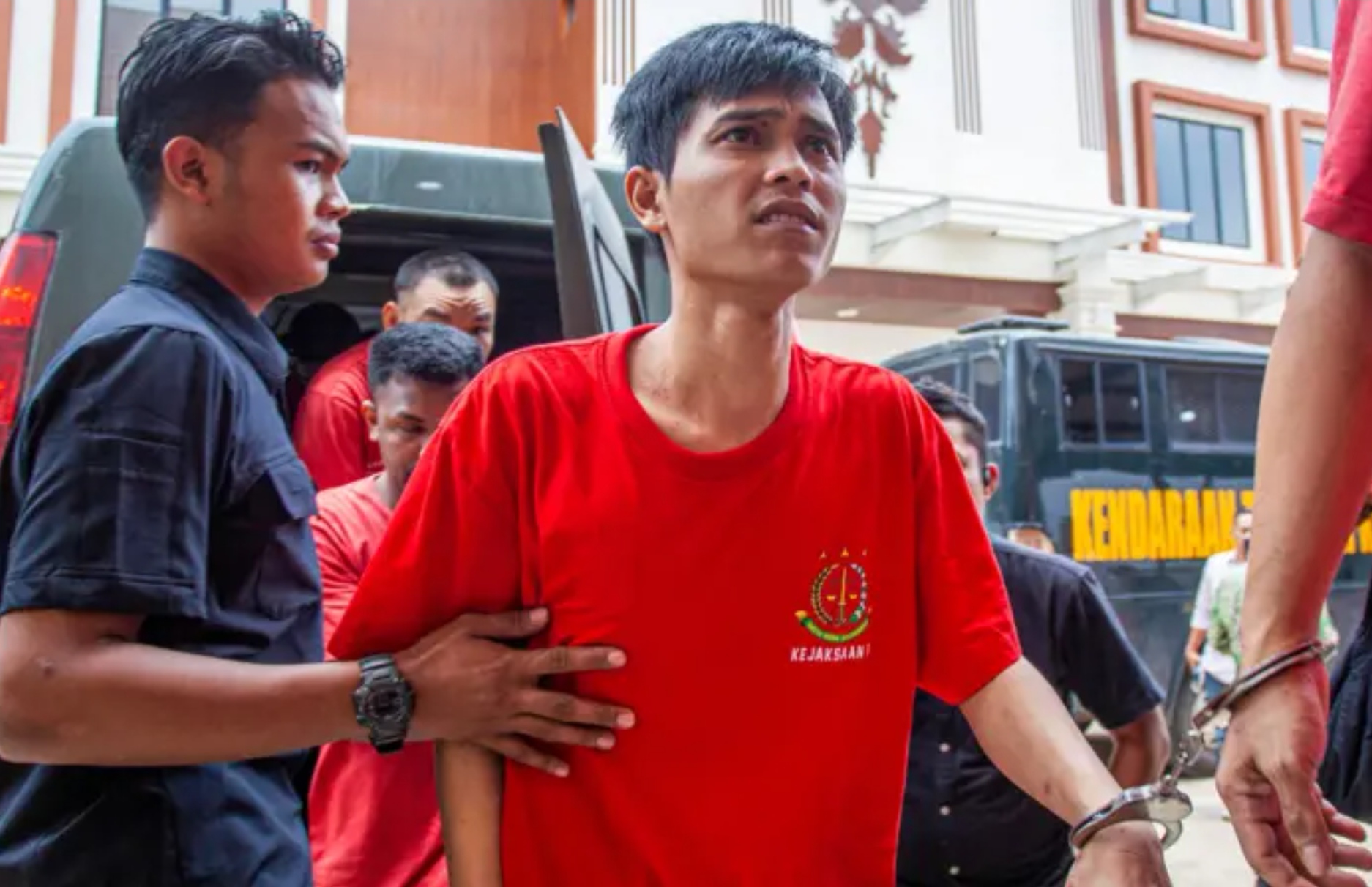 PN Batam menjatuhkan vonis terhadap ABK Sea Dragon yang membawa 2 ton sabu, Fandi Ramadhan dengan hukuman 5 tahun penjara.