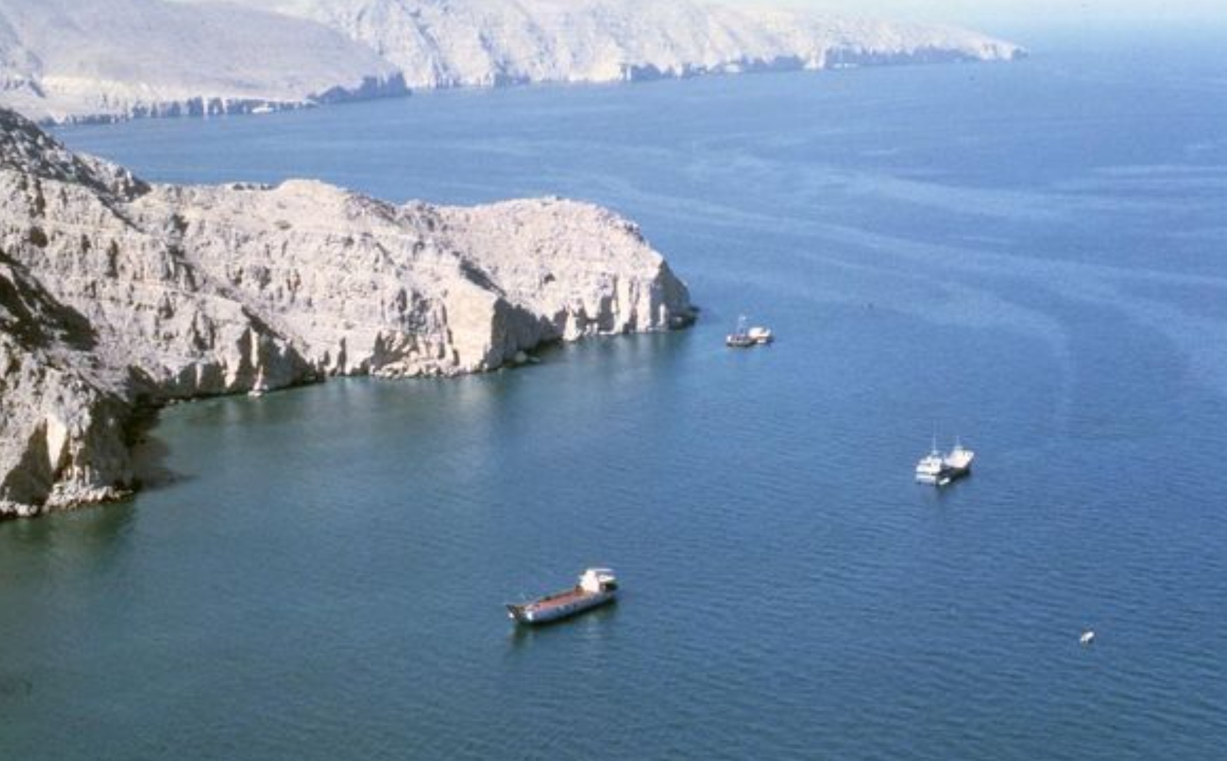 Ilustrasi suasana di Selat Hormuz.
