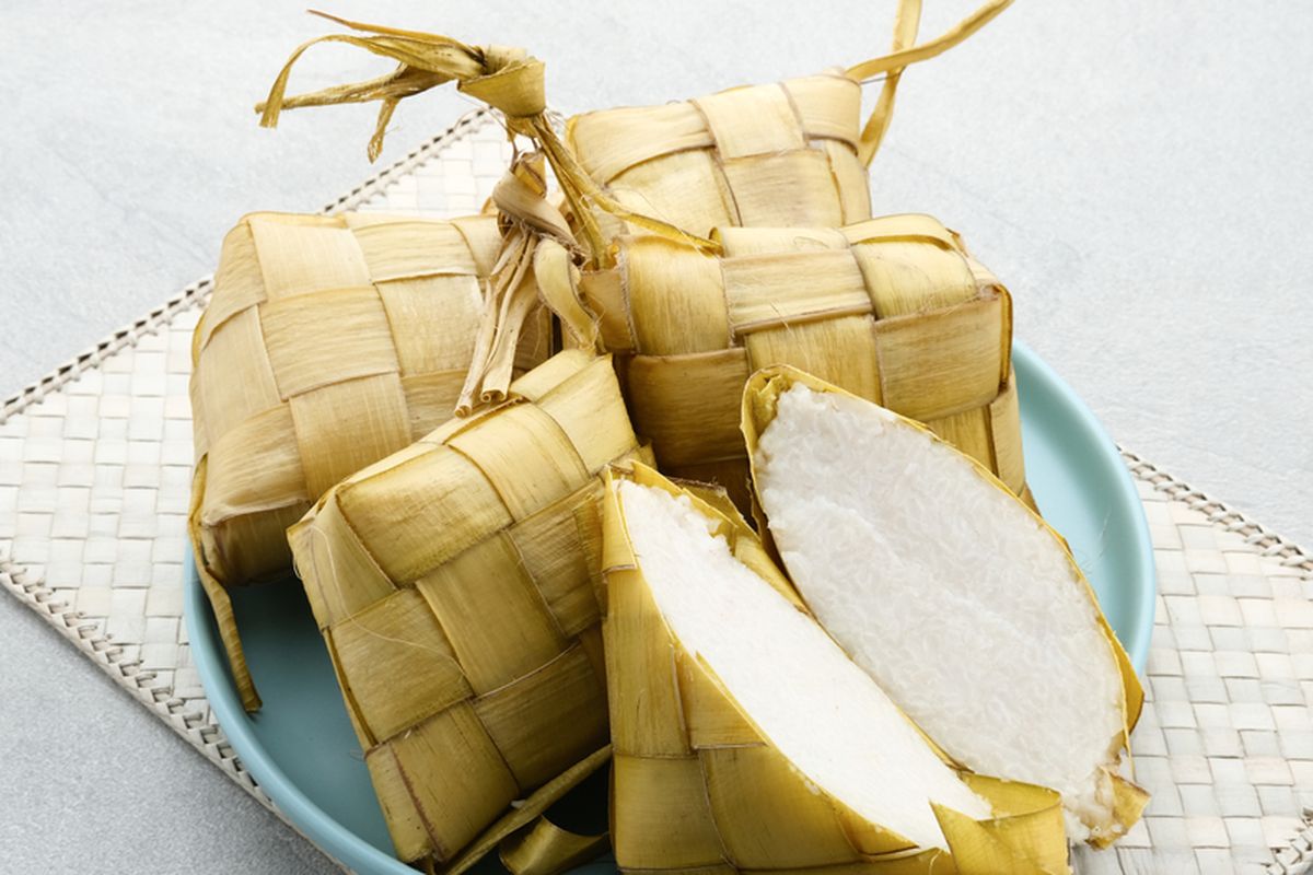 Makanan: Ketupat.