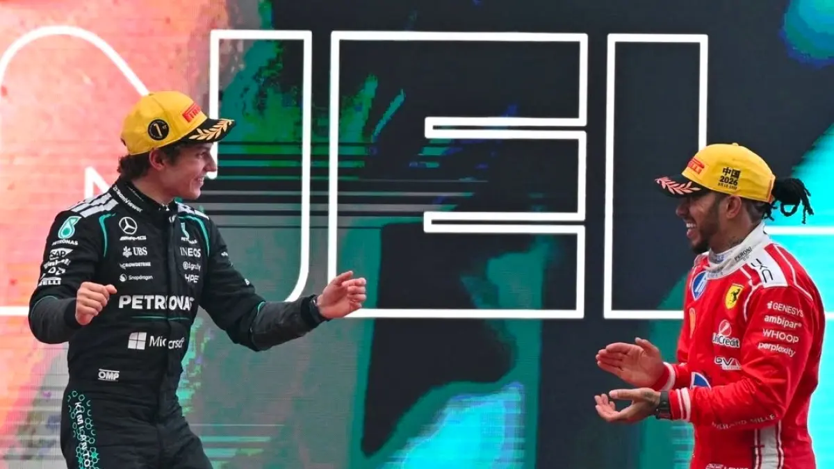 Kimi Antonelli (kiri) dan Lewis Hamilton/Formula1