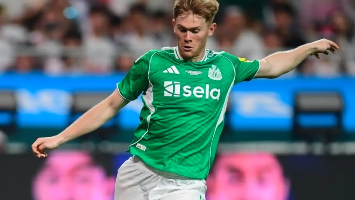 Lewis Hall menarik minat Liverpool/Dailymail.