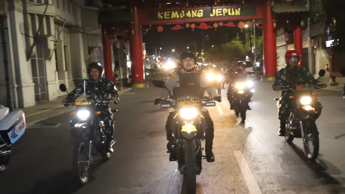

SIAGA: Kapolres Pelabuhan Tanjung Perak AKBP Wahyu Hidayat memastikan akan melaksanakan patrol stasioner dan mobile di wilayahnya.(IST/RADAR SURABAYA)