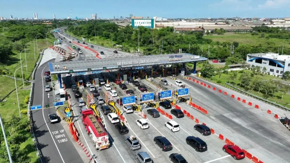 Suasana Exit Tol Warugunung Surabaya perlu diwaspadai saat arus mudik. (IST)