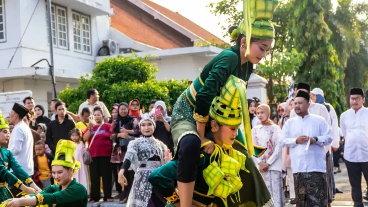 Kirab Budaya Warisan Budaya Tak Benda (WBTb) di Gresik digelar sebagai pembuka tradisi Pasar Bandeng 2026. (IST/RADAR GRESIK)&nbsp;