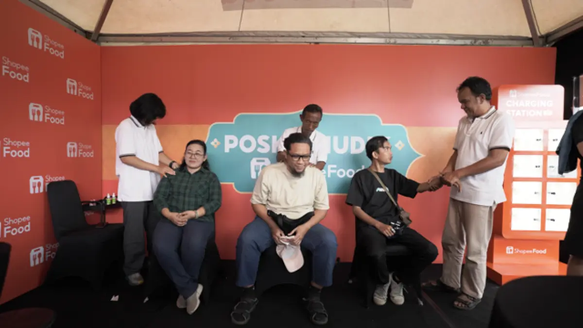 Layanan pijat gratis di Posko Mudik ShopeeFood.