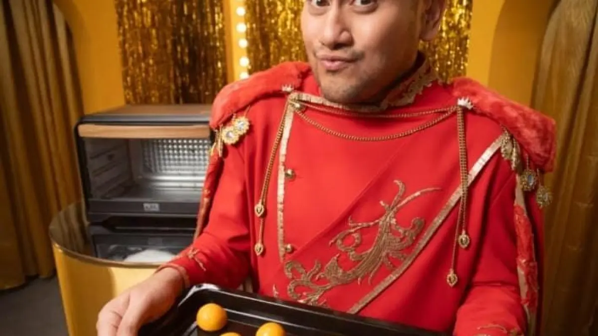 RESMI: Penyanyi sekaligus entertainer Nassar Fahad Ahmad Sungkar, yang biasa di panggil King Nassar sebagai “King of Nastar.” (ETI)