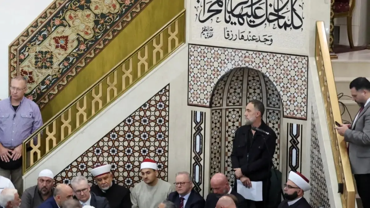 PM Australia Anthony Albanese mengunjungi Masjid Lakemba di Sydney, Australia, Jumat (20/3). /Al Jazeera. 