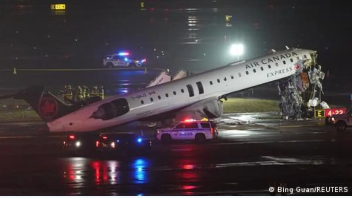 LaGuardia Airport melayani lebih dari 30 juta penumpang pada 2025, menurut otoritas New York (23 Maret 2026). Foto: Ryan Murphy/AP Photo/dpa/picture alliance.
