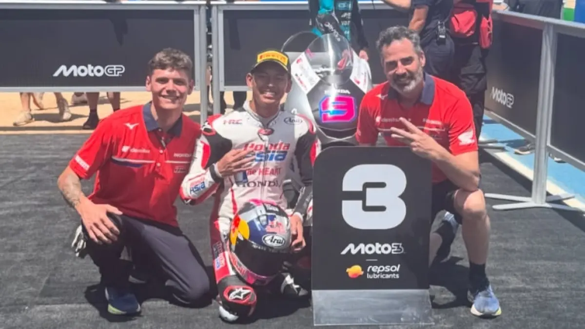Veda Ega Pratama jadi orang Indonesia pertama yang raih podium di ajang Moto3. 
