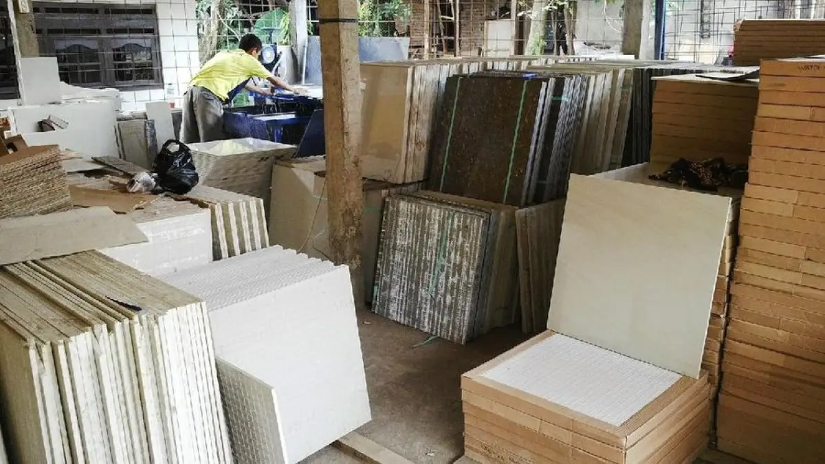 PABRIK KERAMIK: Asaki mencatat tingkat pemanfaatan kapasitas produksi (utilisasi) keramik nasional melandai pada awal tahun ini. (IST)