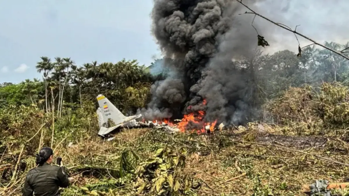 Pesawat C-130 Hercules milik militer Kolombia jatuh sesaat setelah lepas landas dari Puerto Leguizamo. (Aljazeera)