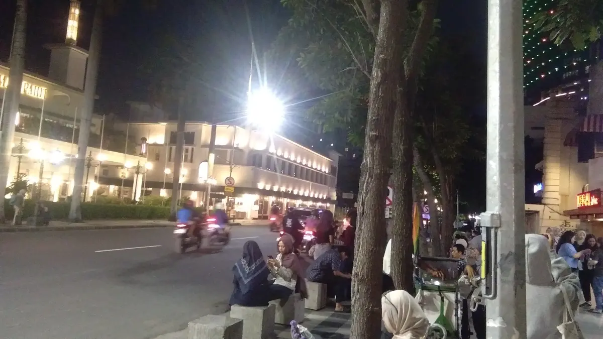 Suasana Tunjungan Heritage Surabaya masih terlihat longgar ketimbang saat liburan panjang Lebaran 2026. (HUREK/RADAR SURABAYA)