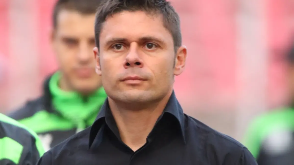 Aleksandar Dimitrov pernah memperkuat Petrokimia Putra, Persija Jakarta, dan Persipura. 