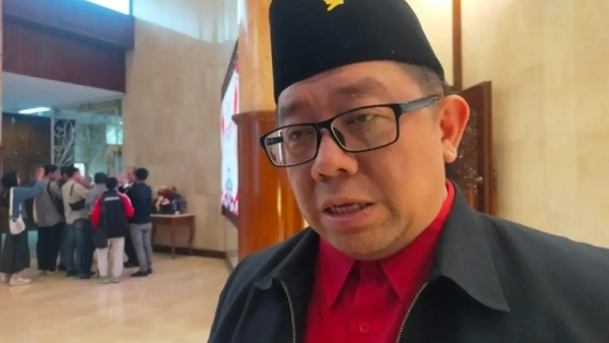 Anggota Fraksi PDIP DPRD Jawa Timur, Yordan M. Batara-Goa