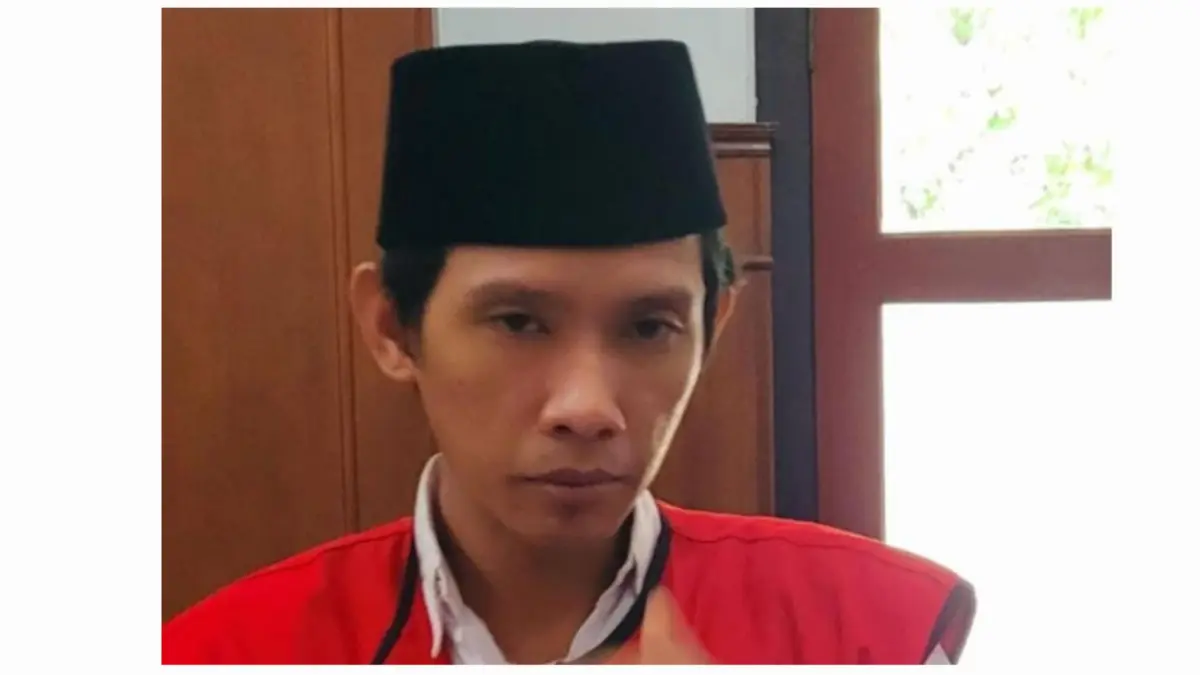 TANGGUNG JAWAB: Terdakwa Mochamad Basyori pelaku jambret tas di Jalan Kusuma Bangsa, Surabaya, yang membuat korbannya meninggal akhirnya disidang.(IST/RADAR SURABAYA)