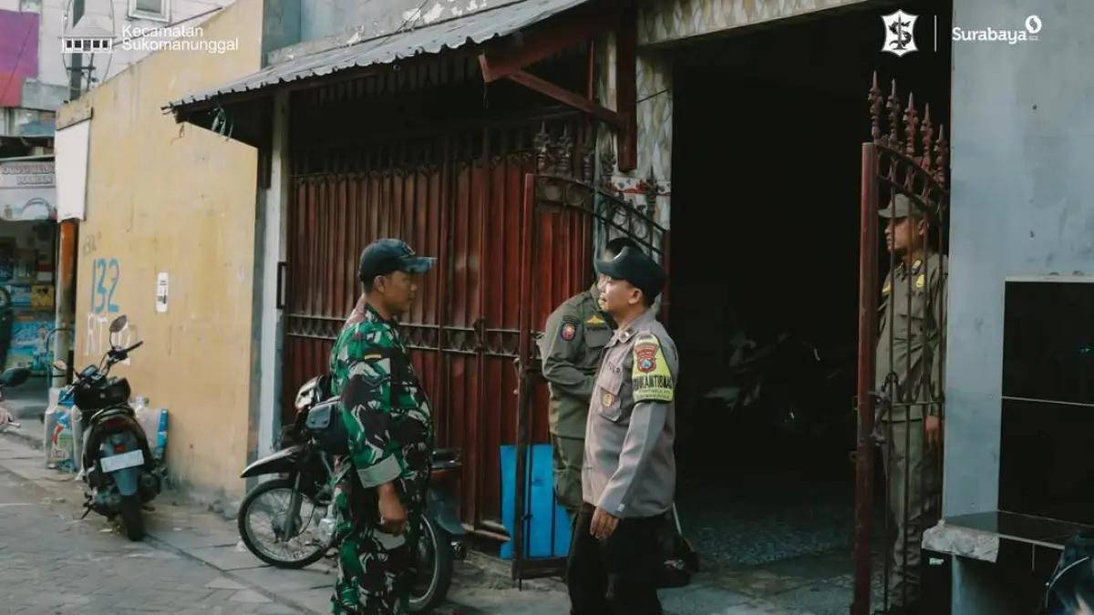Operasi yustisi di salah satu perkampungan untuk mengecek keberadaan warga pendatang baru selepas libur Lebaran. (IST)