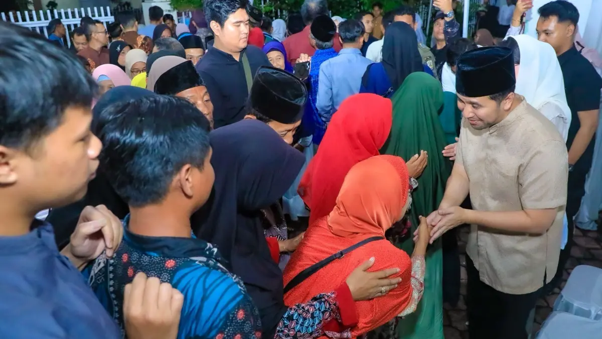 Halal Bihalal bersama Wagub Jatim Emil Elestianto Dardak dihadiri ratusan masyarakat. (Humas Pemprov Jatim)