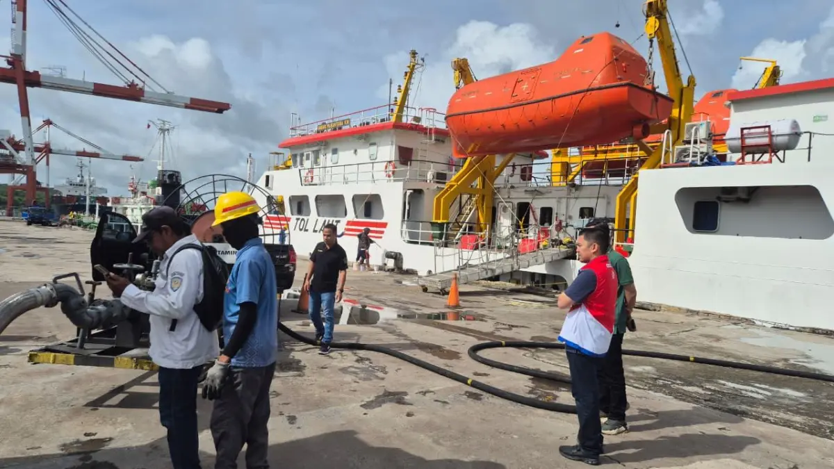JAGA: Pertamina Patra Niaga memastikan pasokan energi untuk berbagai sektor strategis tetap terjaga dengan baik sepanjang arus mudik dan balik pada perayaan Idulfitri 2026, termasuk di wilayah Jawa Timur. (IST)