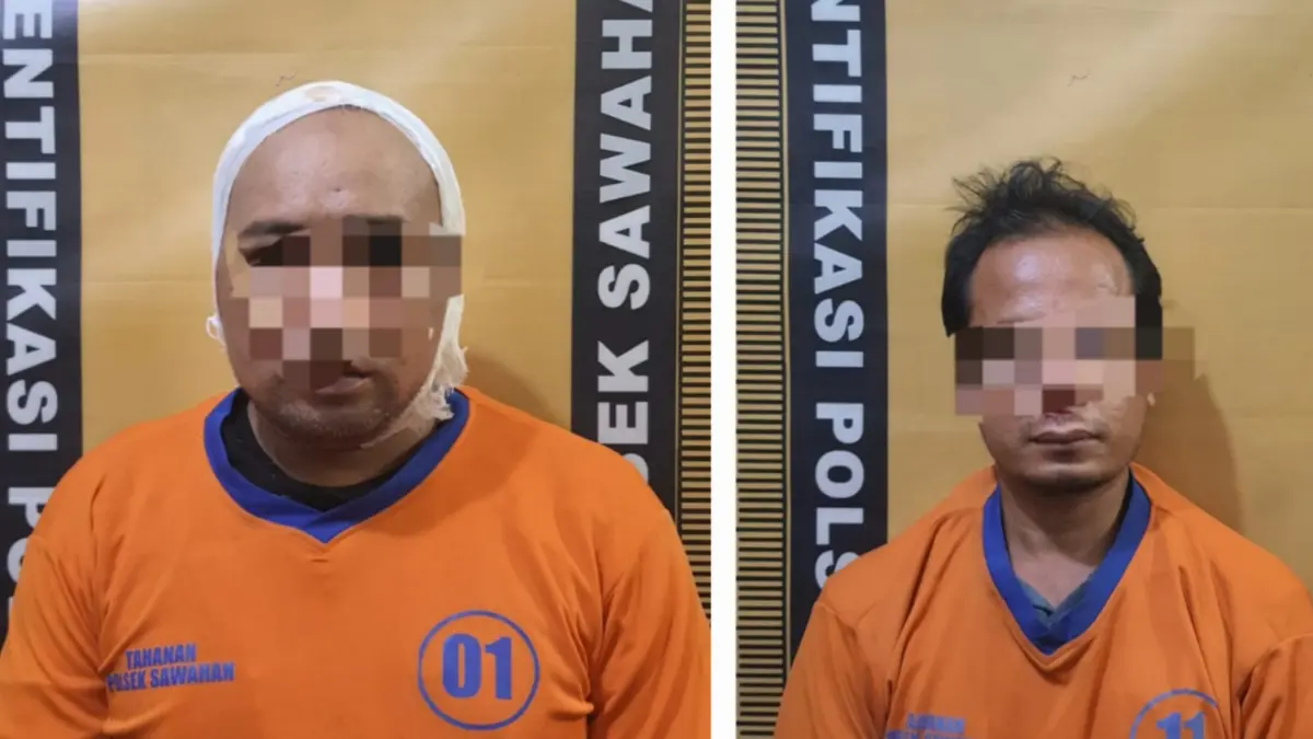 KAWAKAN : Dua tersangka pencuri motor diamankan Polsek Sawahan. Mereka mencari sasaran di parkiran warkop wilayah Surabaya.(IST/RADAR SURABAYA)