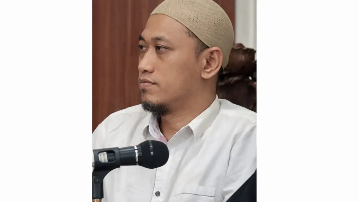 KOSONG: Terdakwa Sutoyo divonis 1,5 tahun penjara di PN Surabaya. Ia terbukti melakukan pemerasan dengan mengancam mantan pacarnya menyebar video asusila.(IST/RADAR SURABAYA)