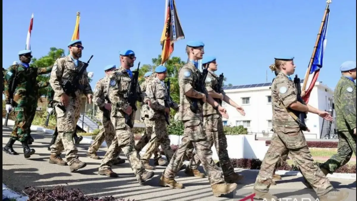 Pasukan penjaga perdamaian PBB saat patroli di Lebanon. (ANTARA)