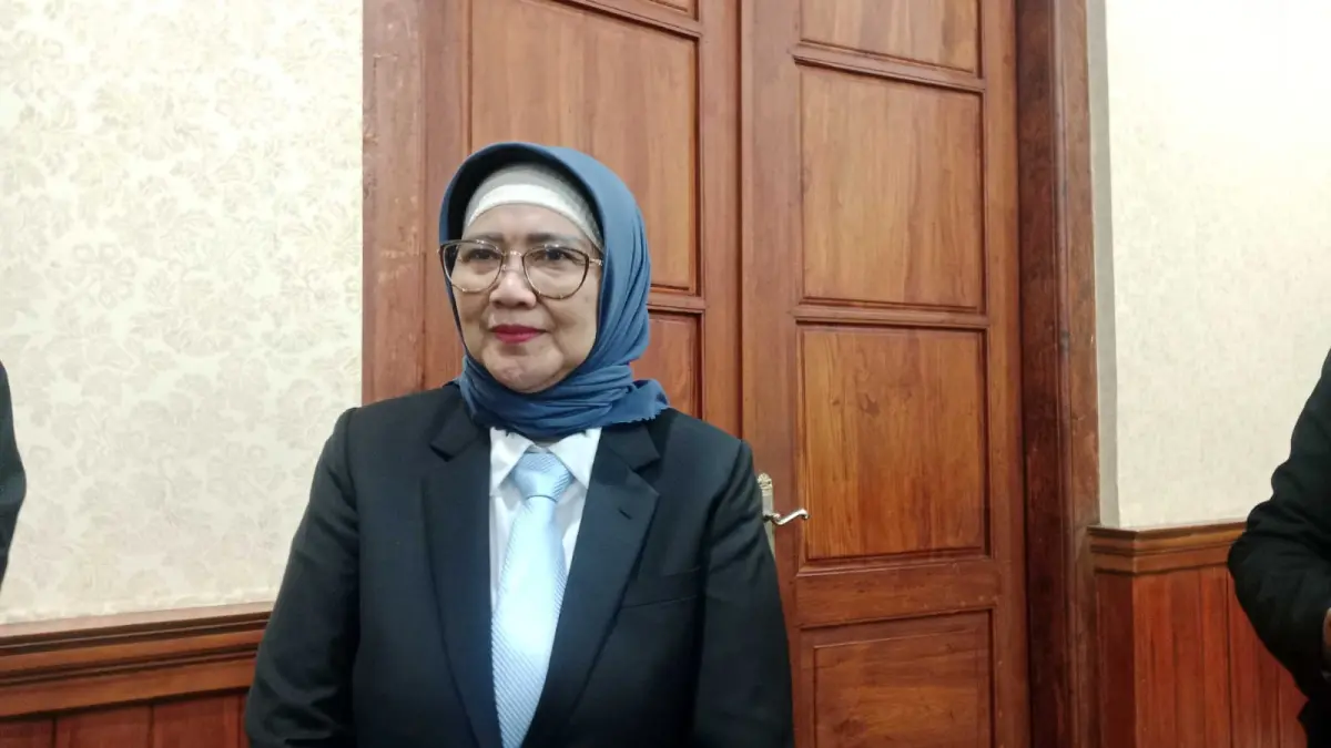 DIKAJI: Pemprov Jatim masih mengkaji rencana pengadaan CASN 2026. Ini terkait dengan efisiensi anggaran.(IST/RADAR SURABAYA)