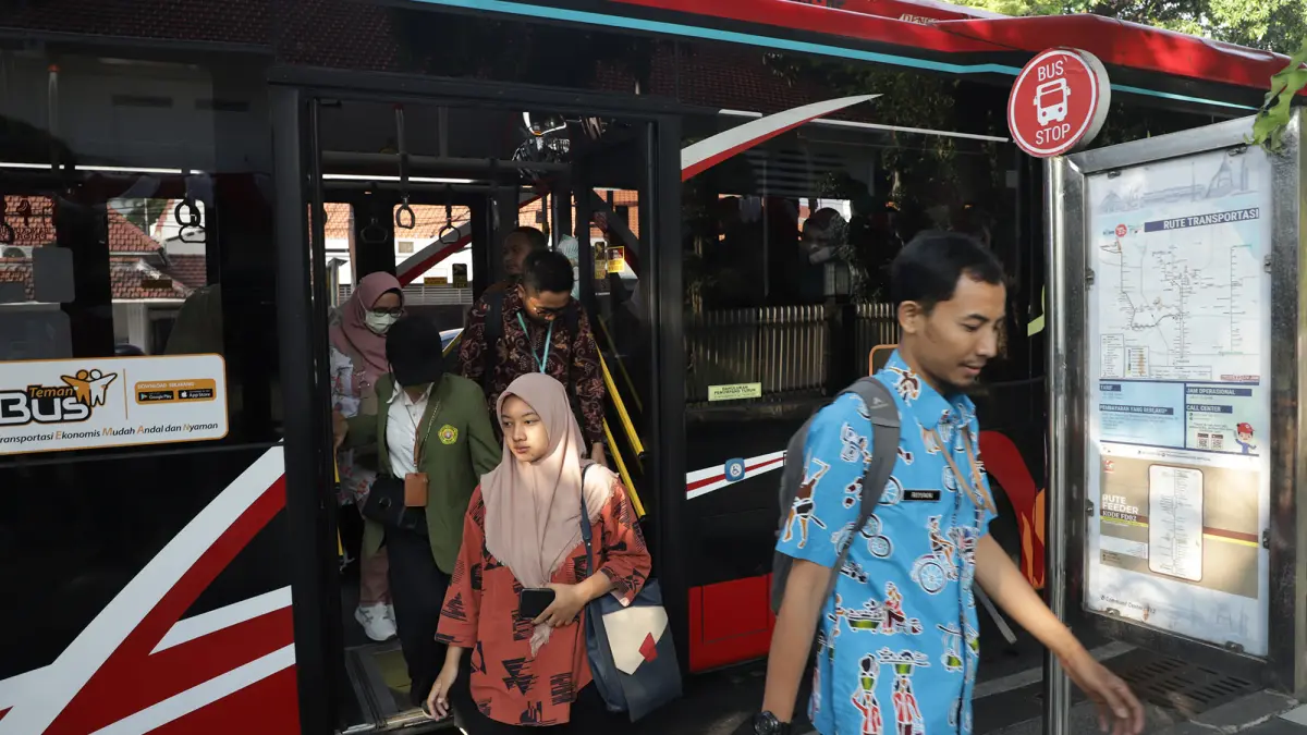 Pemkot Surabaya mempertimbangkan kebijakan penggunaan transportasi umum bagi ASN sebagai upaya penghematan BBM. (Humas Pemkot Surabaya)
