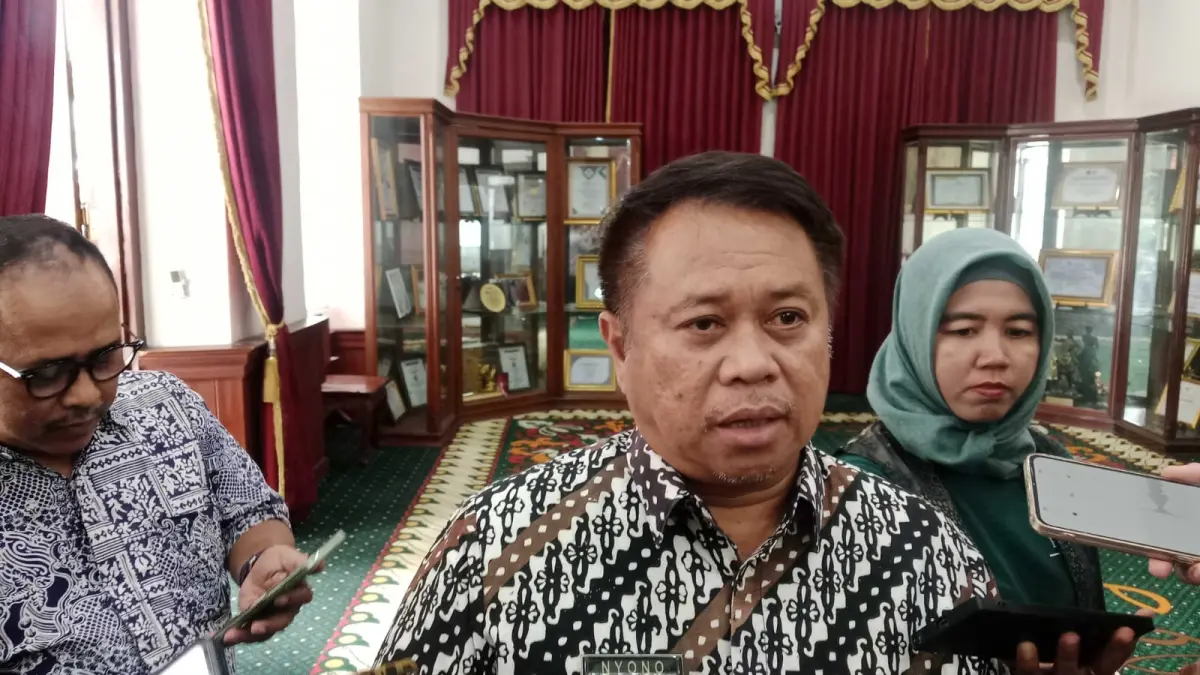 WACANA: Kepala Dishub Jatim Nyono menyebut sedang mempertimbangkan bus listrik untuk angkutan umum sebagai langkah efisiensi energi.(IST/RADAR SURABAYA)