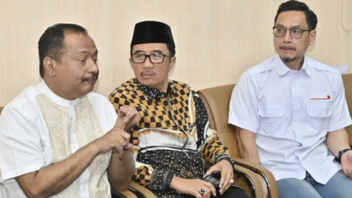 Ketua KONI Jatim Muhammad Nabil (kiri) bersama Ketua Pengprov PSI Jatim, Syaiful Ma