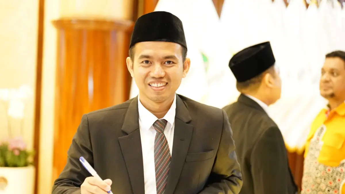 MASUKAN: Wakil Ketua Komisi E DPRD Jatim, Jairi Irawan, meminta jabatan kepala sekolah yang kosong diisi menggunakan Permendikdasmen Nomor 7 tahun 2025.(IST/RADAR SURABAYA)