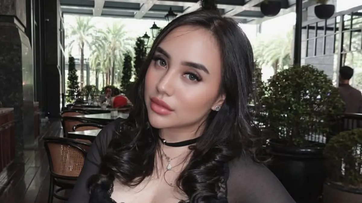 Salmafina Sunan angkat bicara terkait dibahasnya kembali drama perceraian dengan Taqy Malik pada 2017. (Instagram/@salmafinasunan)